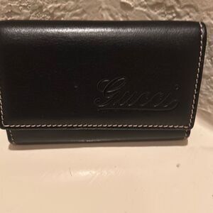 Gucci Foldover Key Holder Card Case Black Leather Script Logo Luxury Minimalist